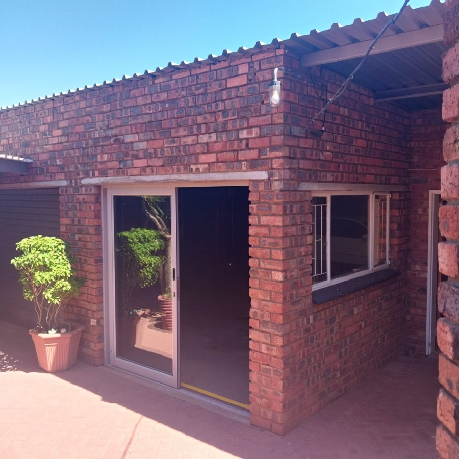 5 Bedroom Property for Sale in El Toro Park Northern Cape